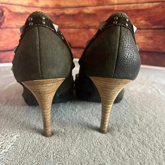 Donald J. Pliner Sport-I-Que Beatrice Muted Black Studded High Heel Pump Shoes - Picture 4 of 16